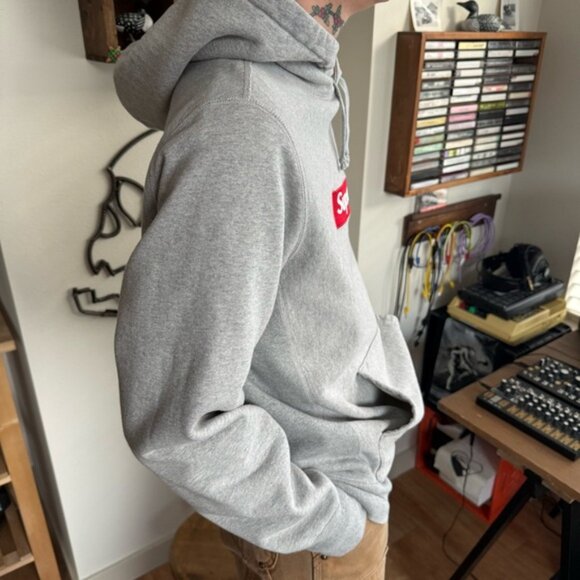 Supreme Limited Edition Box Logo Heather Gray Hoodie Made in Canada ~ Size M - Picture 2 of 10